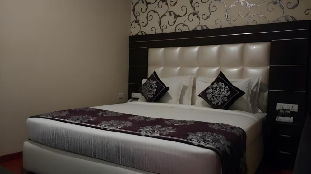 Room image 5